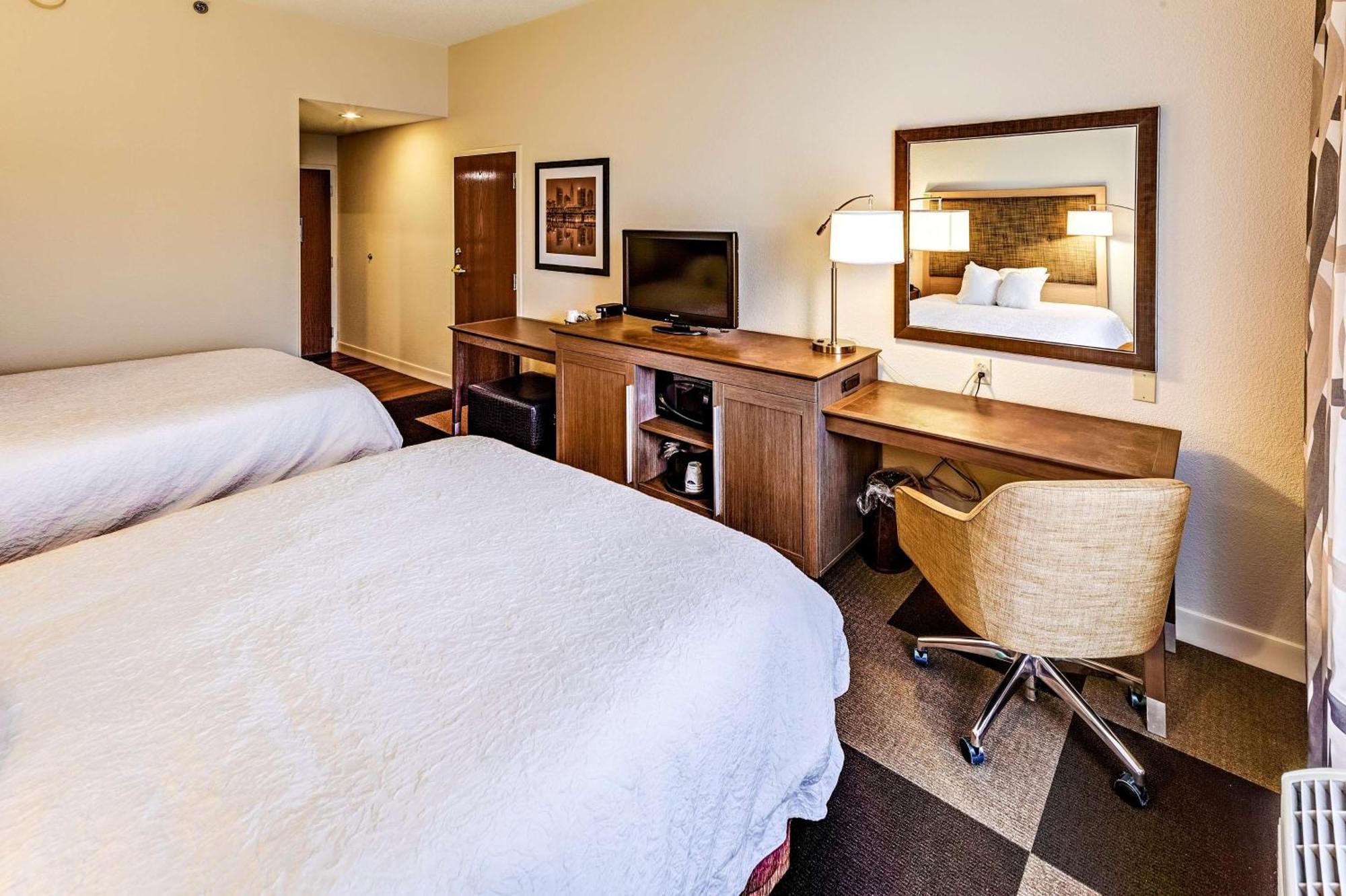 Hampton Inn Columbus I-70E/Hamilton Road Dış mekan fotoğraf